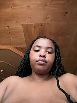 Snapshot of Linahlove chatting on March 7, 9:18 am Linahlove online show from March 7, 9:18 am