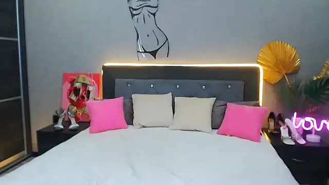 Magic Eyes   online show from March 3, 5:47 am