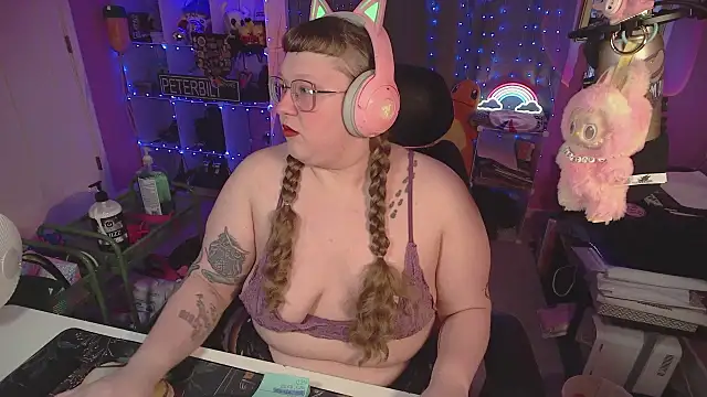 FatVeronica online show from March 19, 11:10 am