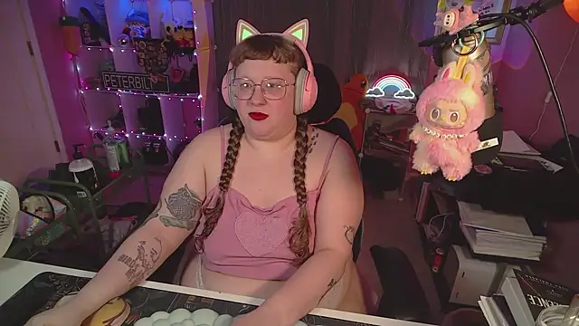 FatVeronica online show from March 30, 5:25 pm