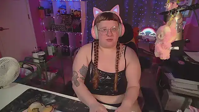 FatVeronica online show from March 21, 5:17 pm
