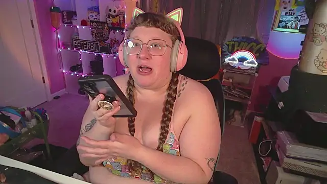 FatVeronica online show from February 2, 2:05 pm