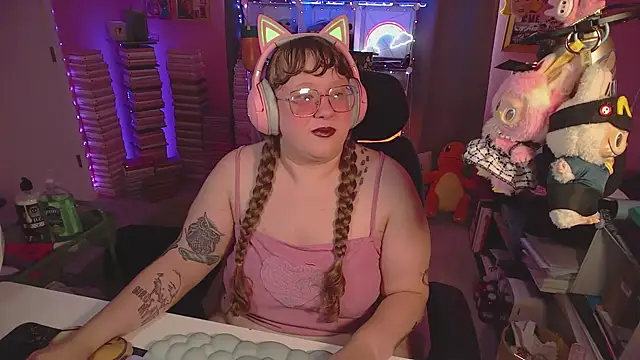 FatVeronica online show from June 20, 9:31 pm
