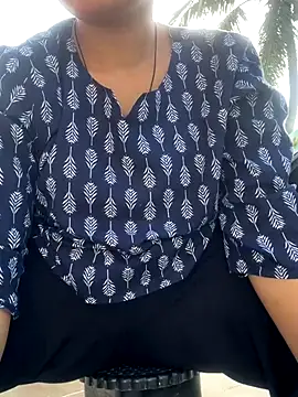 Snapshot of Ishikarana chatting on October 31, 2:30 am Ishikarana online show from October 31, 2:30 am