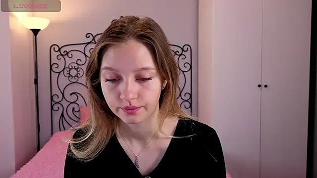 Ksuhesa online show from November 2, 2:05 am