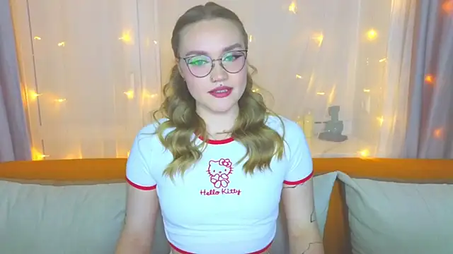 Snapshot of Aurora_Golden1 chatting on March 13, 4:34 pm Aurora Golden1 online show from March 13, 4:34 pm
