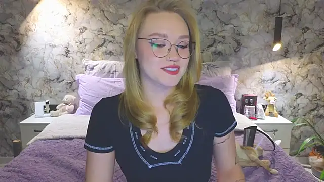 Aurora Golden1 online show from October 20, 4:18 pm