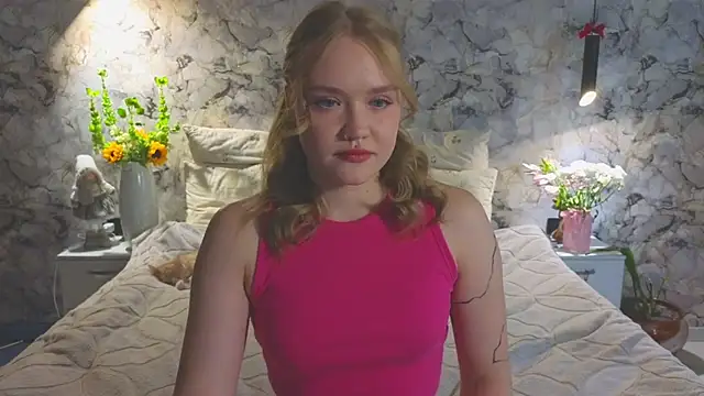 Snapshot of Aurora_Golden1 chatting on July 13, 11:31 am Aurora Golden1 online show from July 13, 11:31 am