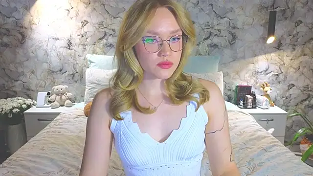 Aurora Golden1 online show from November 13, 4:55 pm