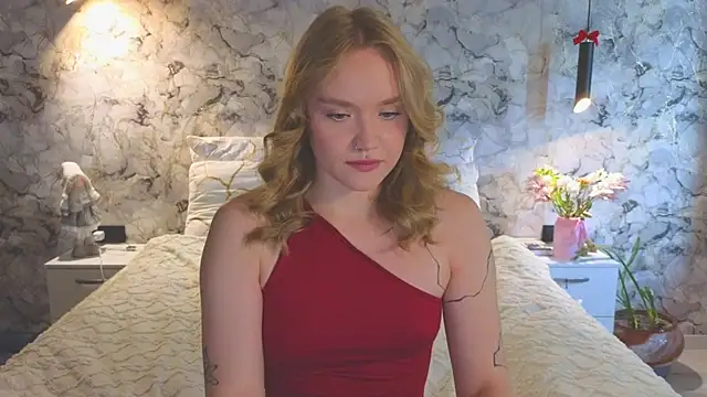 Snapshot of Aurora_Golden1 chatting on July 20, 8:22 am Aurora Golden1 online show from July 20, 8:22 am