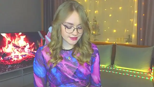 Snapshot of Aurora_Golden1 chatting on January 25, 7:28 pm Aurora Golden1 online show from January 25, 7:28 pm
