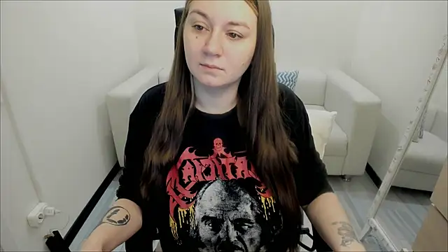 Snapshot of AlisaBacker chatting on March 21, 1:34 pm AlisaBacker online show from March 21, 1:34 pm