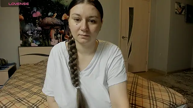 Snapshot of AlisaBacker chatting on December 2, 2:19 pm AlisaBacker online show from December 2, 2:19 pm