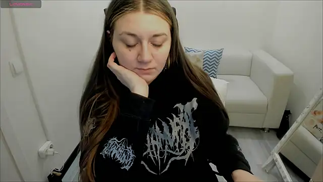 Snapshot of AlisaBacker chatting on January 29, 9:23 am AlisaBacker online show from January 29, 9:23 am