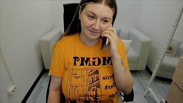 Snapshot of AlisaBacker chatting on March 21, 4:40 pm AlisaBacker online show from March 21, 4:40 pm