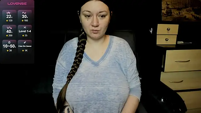 Snapshot of AlisaBacker chatting on May 1, 6:46 pm AlisaBacker online show from May 1, 6:46 pm