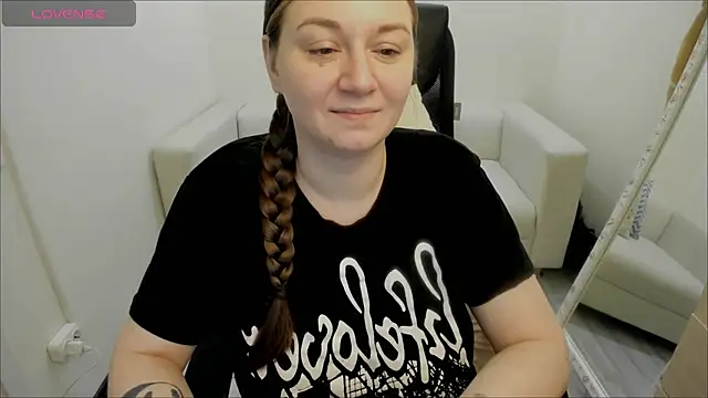 Snapshot of AlisaBacker chatting on January 11, 4:38 am AlisaBacker online show from January 11, 4:38 am