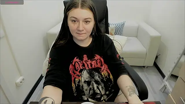 Snapshot of AlisaBacker chatting on February 11, 7:27 pm AlisaBacker online show from February 11, 7:27 pm