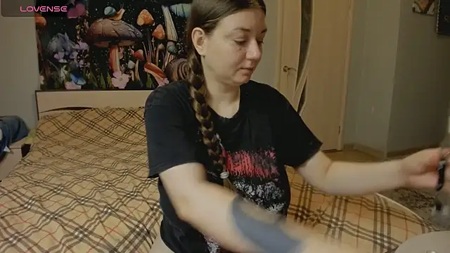 Snapshot of AlisaBacker chatting on November 11, 12:22 pm AlisaBacker online show from November 11, 12:22 pm