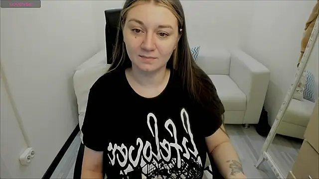 Snapshot of AlisaBacker chatting on January 23, 4:04 pm AlisaBacker online show from January 23, 4:04 pm