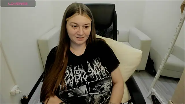 Snapshot of AlisaBacker chatting on January 16, 2:41 am AlisaBacker online show from January 16, 2:41 am