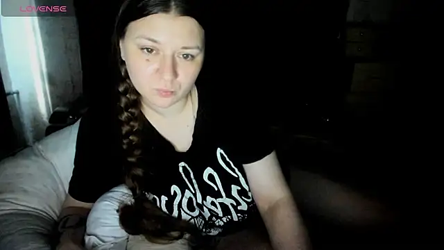 Snapshot of AlisaBacker chatting on May 26, 4:43 am AlisaBacker online show from May 26, 4:43 am