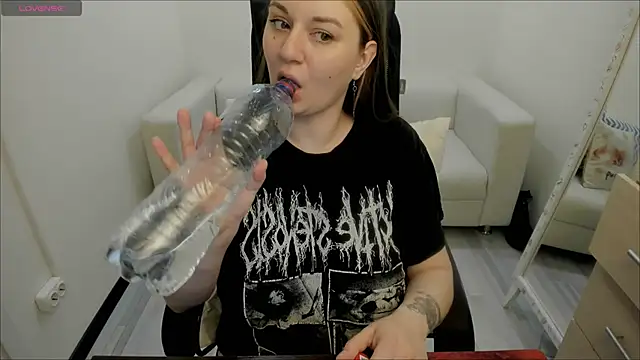 Snapshot of AlisaBacker chatting on January 24, 6:35 pm AlisaBacker online show from January 24, 6:35 pm