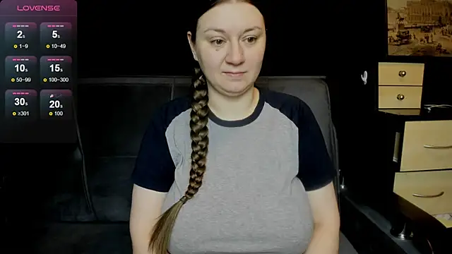 AlisaBacker online show from April 11, 1:59 pm