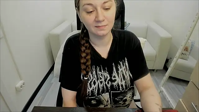 Snapshot of AlisaBacker chatting on March 8, 3:06 am AlisaBacker online show from March 8, 3:06 am