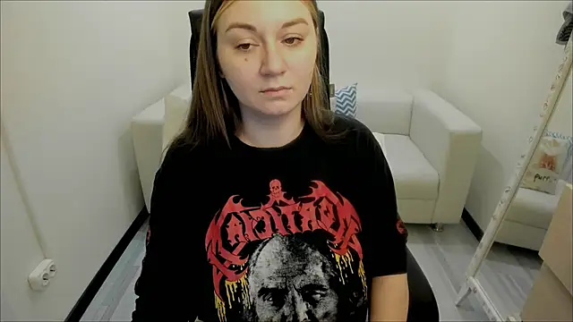 Snapshot of AlisaBacker chatting on March 20, 7:35 pm AlisaBacker online show from March 20, 7:35 pm