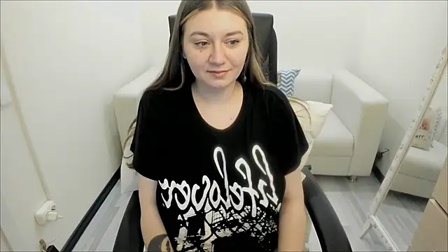 Snapshot of AlisaBacker chatting on March 1, 6:03 am AlisaBacker online show from March 1, 6:03 am