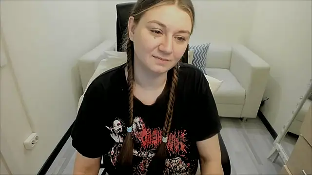 Snapshot of AlisaBacker chatting on February 11, 10:28 pm AlisaBacker online show from February 11, 10:28 pm