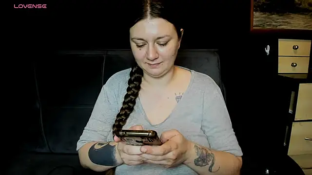 Snapshot of AlisaBacker chatting on July 14, 2:05 am AlisaBacker online show from July 14, 2:05 am