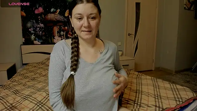 Snapshot of AlisaBacker chatting on December 16, 4:00 pm AlisaBacker online show from December 16, 4:00 pm