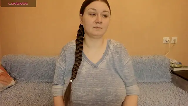 AlisaBacker online show from January 9, 6:15 pm