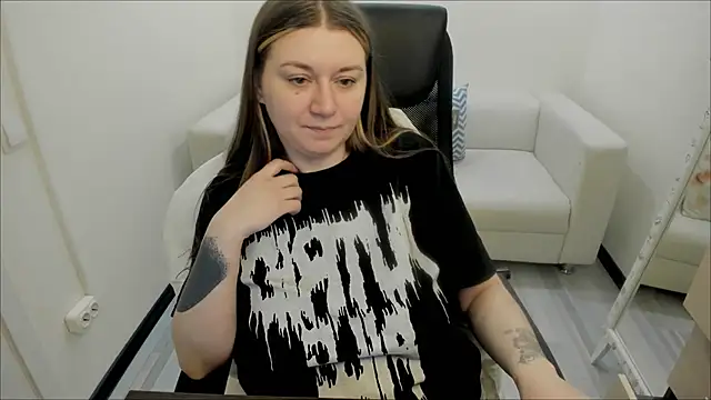 Snapshot of AlisaBacker chatting on March 14, 10:39 am AlisaBacker online show from March 14, 10:39 am