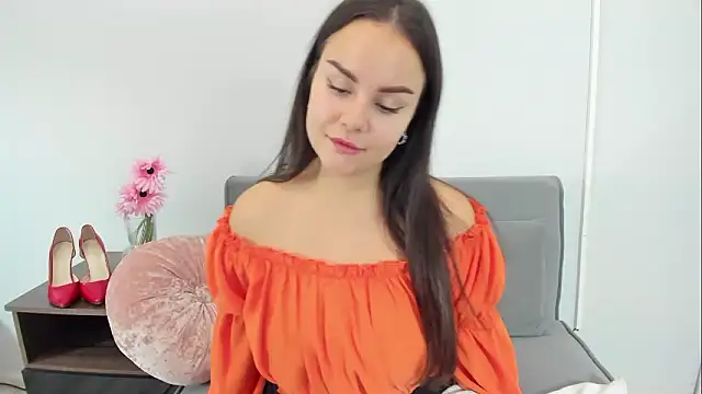 KendalNew online show from October 30, 5:10 pm