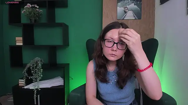 Snapshot of OliviaTurnery chatting on December 16, 12:53 pm OliviaTurnery online show from December 16, 12:53 pm