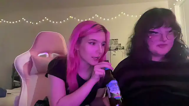 xKittyKat online show from January 7, 3:33 am