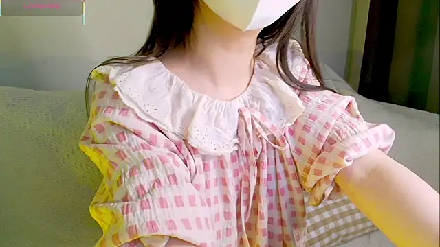 Snapshot of Embez-Damdang chatting on March 20, 9:24 pm Embez-Damdang online show from March 20, 9:24 pm