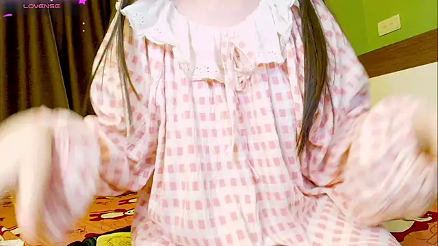 Snapshot of Embez-Damdang chatting on March 7, 9:59 pm Embez-Damdang online show from March 7, 9:59 pm