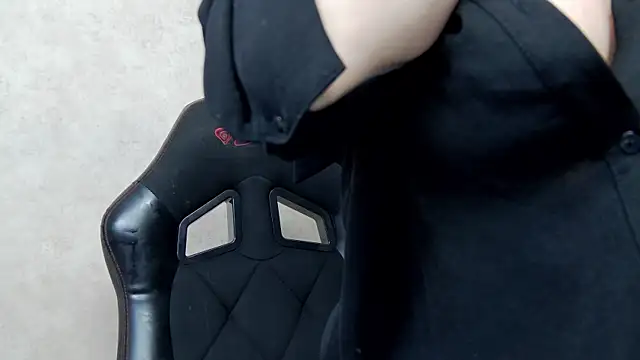 Snapshot of NicolleReyn chatting on February 26, 8:36 pm NicolleReyn online show from February 26, 8:36 pm