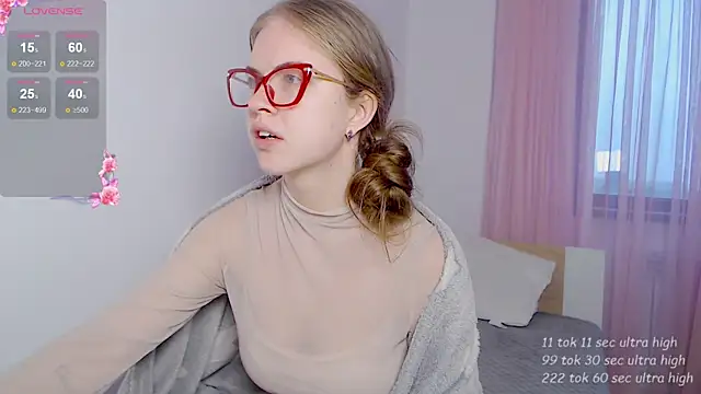 Sarah HS online show from April 23, 11:49 am