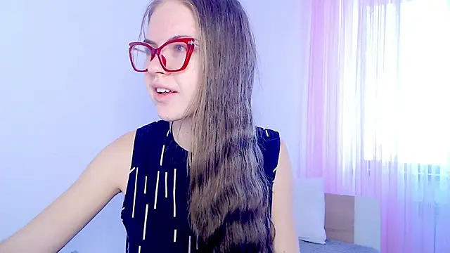 Snapshot of Sarah_HS chatting on November 9, 4:05 am Sarah HS online show from November 9, 4:05 am