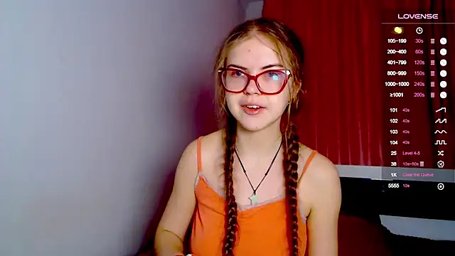 Snapshot of Sarah_HS chatting on January 16, 1:14 pm Sarah HS online show from January 16, 1:14 pm