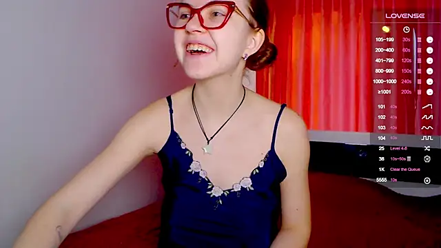 Snapshot of Sarah_HS chatting on February 6, 10:58 am Sarah HS online show from February 6, 10:58 am