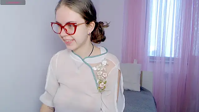 Sarah HS online show from February 24, 11:55 am