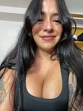 Snapshot of foxxy_nasty chatting on October 15, 5:21 pm foxxy nasty online show from October 15, 5:21 pm