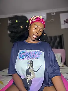 Candy-Heart online show from March 2, 9:55 pm