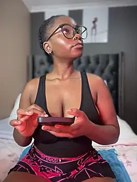 Snapshot of Candy-Heart chatting on February 5, 5:09 am Candy-Heart online show from February 5, 5:09 am